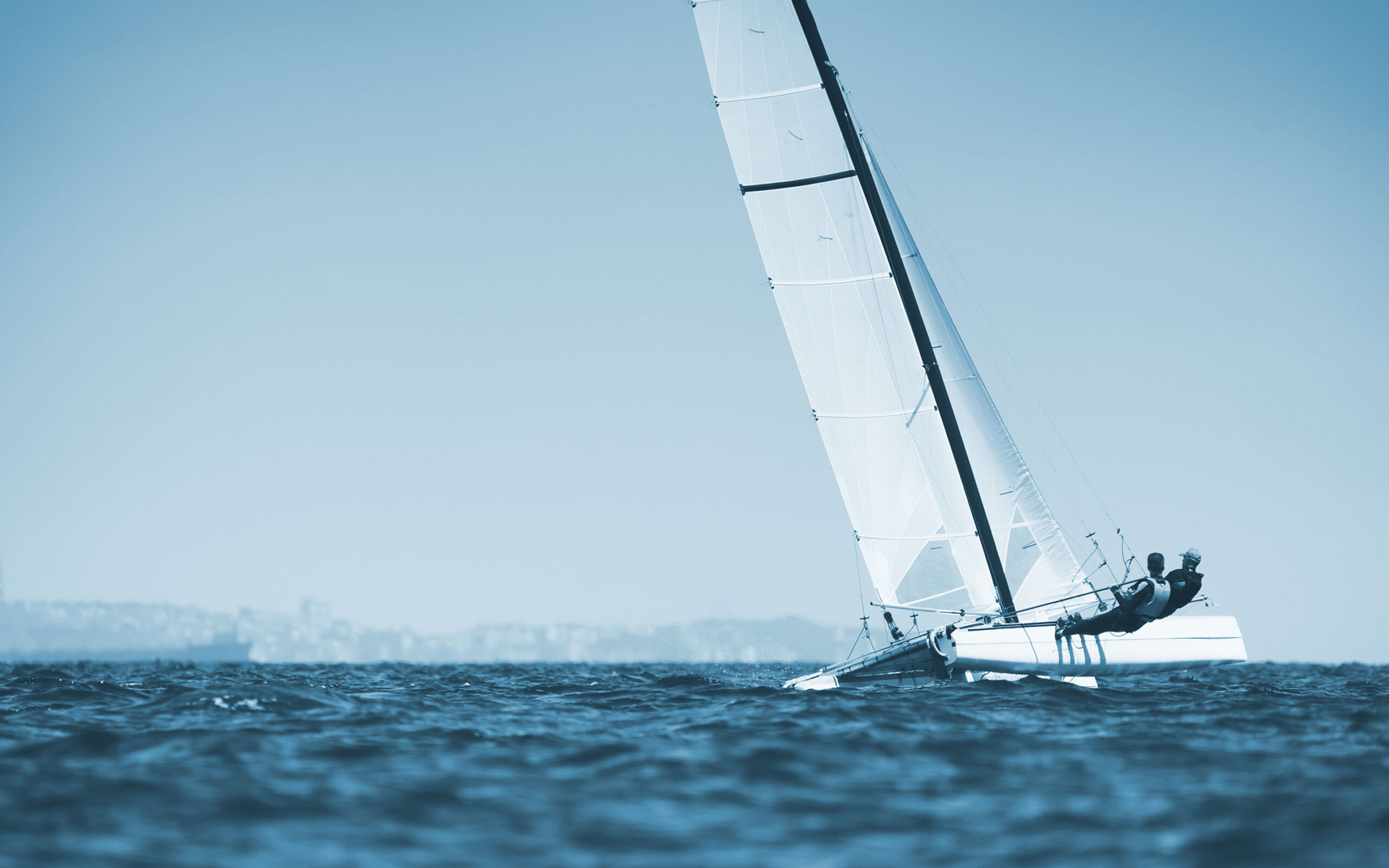 cava-capital-berlin-slide-sailing-blue